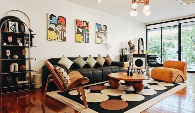 Hidden 4-bedroom townhome with AC/WiFi in Ekkamai in Krung Thep Maha Nakhon