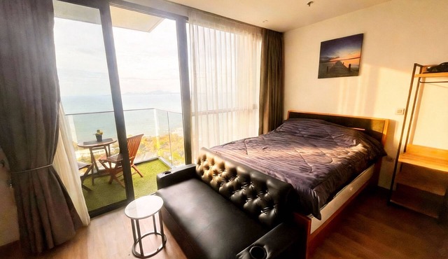 High floor studio with amazing sea view in Pattaya City