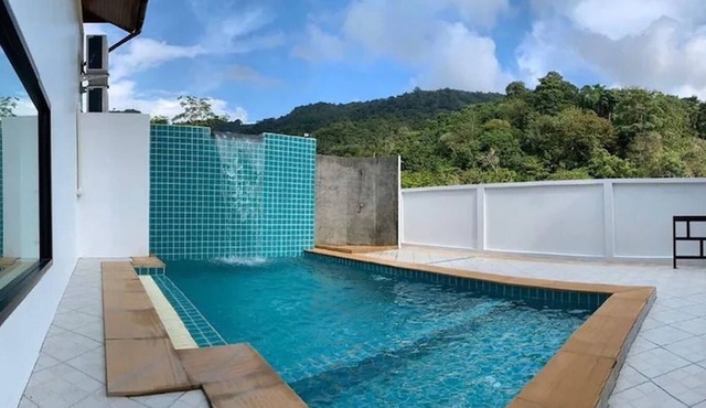 Hillside Studio Vacation Apartment with Pool in Phuket