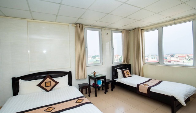Ho Sen Xanh Hotel