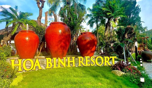 Hoa Binh Resort