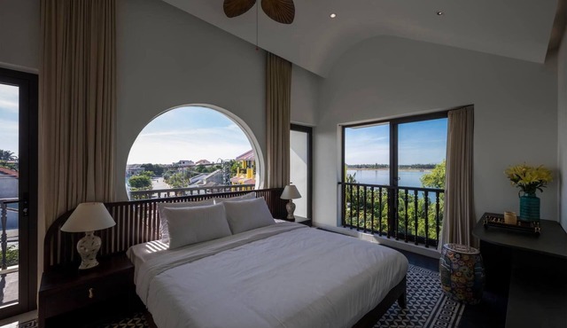 Hoianoi entire villa at river corner 5 minutes to old town