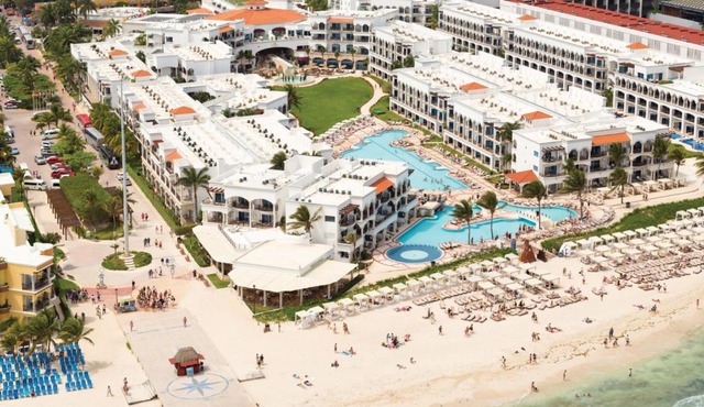 Hyatt Vivid Playa Del Carmen All-Inclusive Adult Only Resort in Playa del Carmen