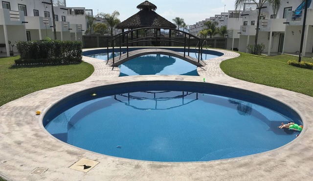 Increíble Casa con Alberca y Jacuzzi Privado en Cuautla, Morelos in Yecapixtla