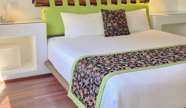 Inviting Suite Perfect for Couples and Friends Touring Sunny Cabo in Cabo San Lucas