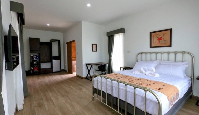 Isan Golf & Adventure Hotel in Phen