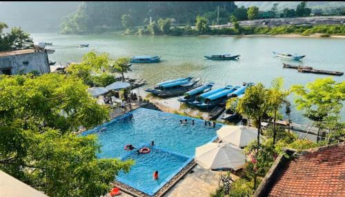 Jade River Phong Nha