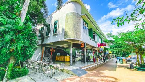 K2 Hotel at Thachang in Tha Chana