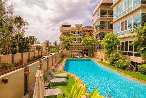 Karon Beach Seaview Penthouse With Private Pool Condominium