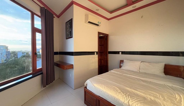 Khách Sạn Hương Trầm 5