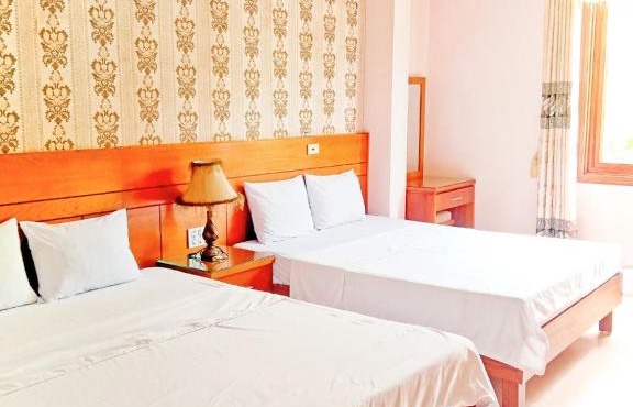 Khách sạn Hoàng Gia