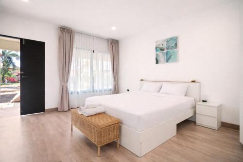 La Casa Bangtao Resort in Ban Thalat Choeng Thale