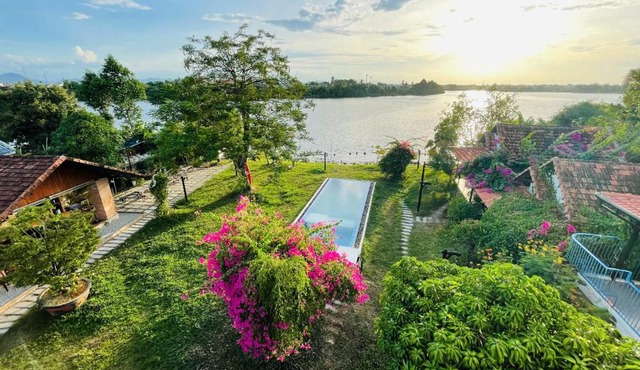 La Y Riverview