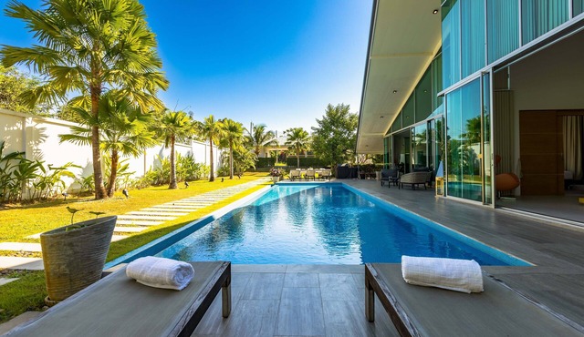 Large Private Pool Villa with 7 BR 7B