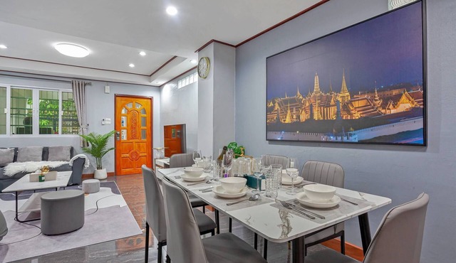 Large Spacious 3BR House at BTS ON NUT in Phra Khanong