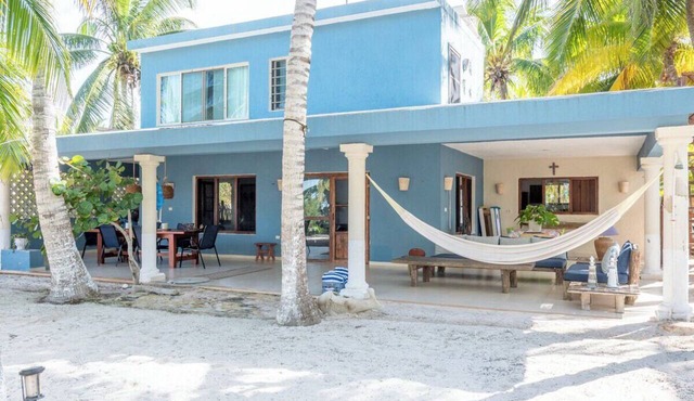Las Tunas Beachfront Home in Telchac Puerto
