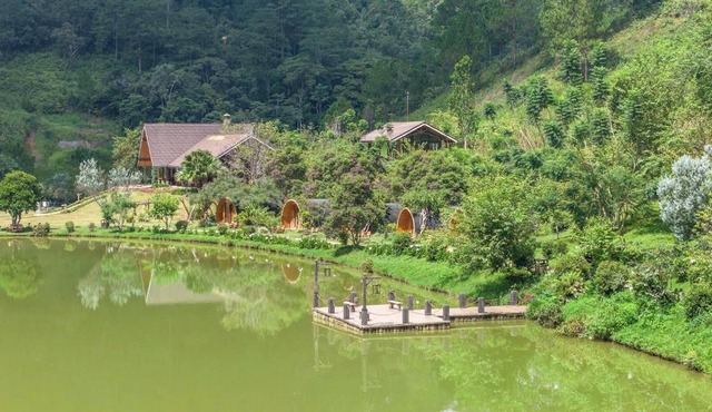 Lat Valley Retreat Village