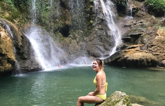 LePont Mu Waterfall Bungalow