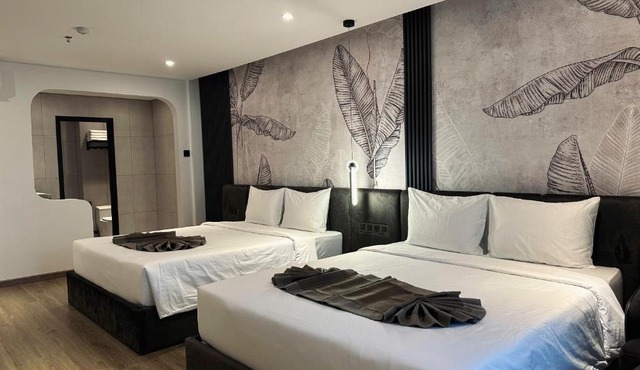 LION 17 Hotel