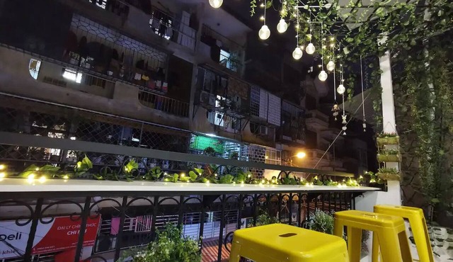 Localview Balcony - Trainstreet - Netflix - King Bed