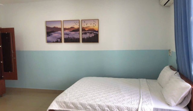 Located near Tan Son Nhat Airport and middle of sport complex.