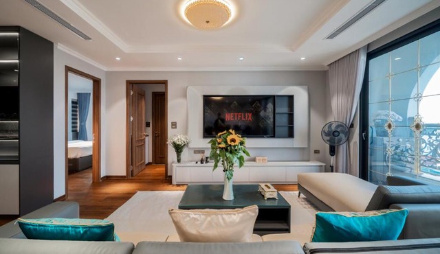 Luxe Paradise Suites & Hotel Tay Ho