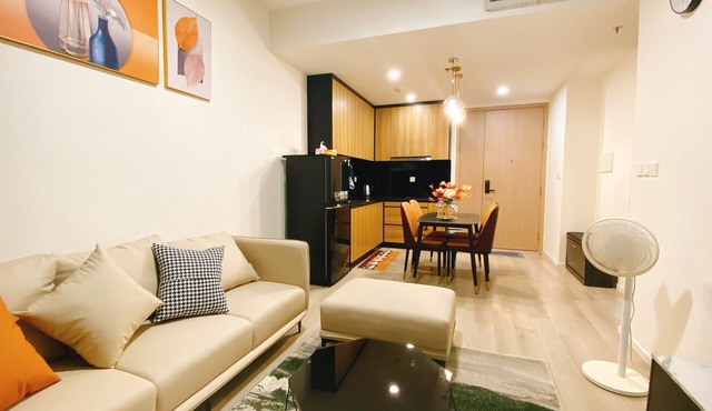 LuxeNestVN! spacious apartment,saltwater pool, a fitness center, Vinwonder.