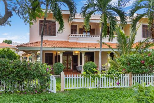 Luxurious 3BRVilla Domaine Mui Ne with Pool & Tennis Court Access