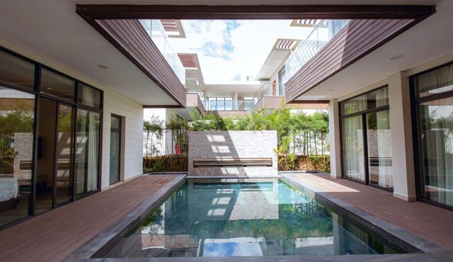 Luxury 4BR Private Pool Villa Wyndham KN Paradise Golf View in Nha Trang