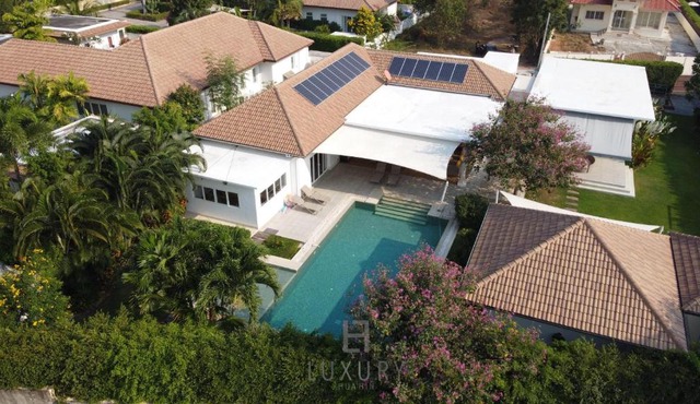Luxury 5 Bedroom Pool Villa Amrahs