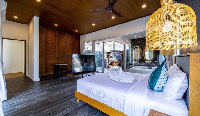 Luxury 7 Bedroom Pool Villa - WL67
