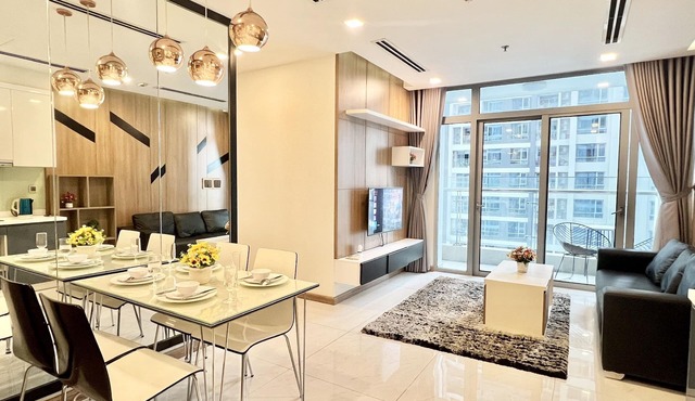 Luxury Apartment at Vinhomes Central #6