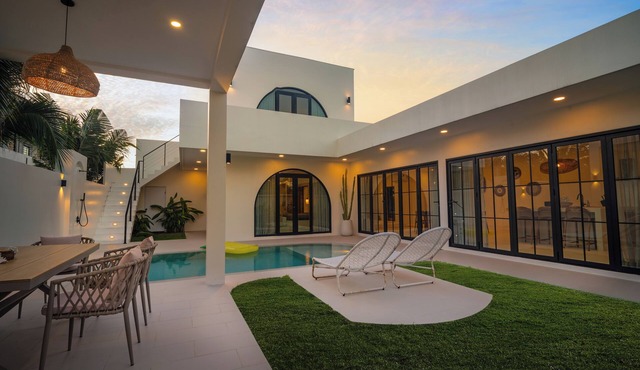 Luxury Bangtao Four Bedroom Villa with Pool in Thalang district