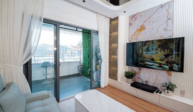 Luxury High-Floor 2BR Beachfront Apartment | Panoramic Sea View & Balcony