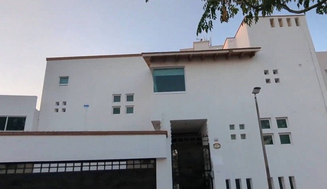Luxury Home with Pool, Gym & EV Charger – Prime Location in Querétaro in Santiago de Querétaro
