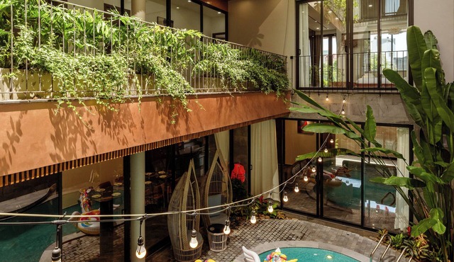 Luxury Villa with 07Bedrooms, Private Pools, Jacuzzi, Sauna, Gym, BBQ, Karaoke.