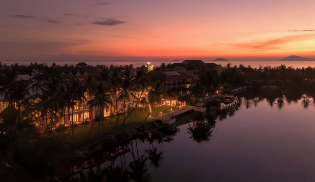 M Village Resort Riverbeach Hoi An