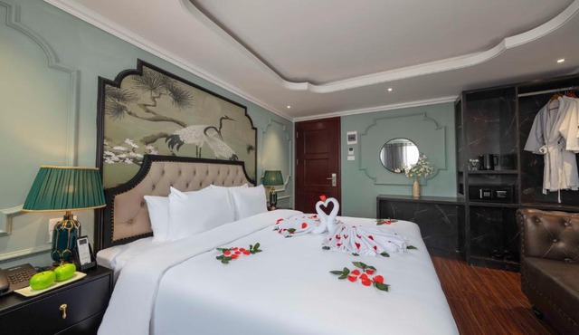 Madelise Palace Hotel & Travel in Hanoi