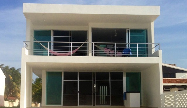 Mango's Beach House. Beach Front, Ocean View, Wifi, Sat Tv. in Chicxulub