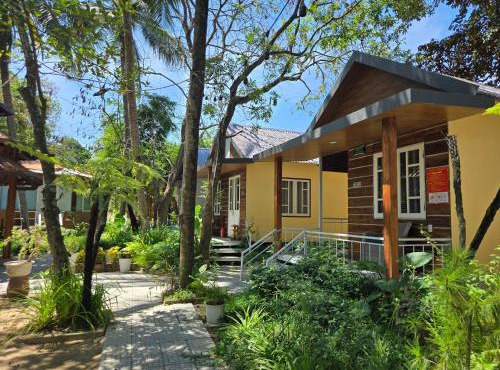 MangoGarden BUNGALOW & COFFEE