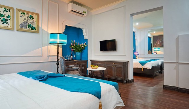 Manoir Des Arts Hotel