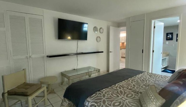 Marina del Sol Resort - beautiful 2 bdrm Sleeps 8 -Ocean front in Mazatlán