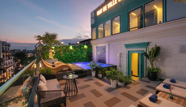 May De Ville Lumiere Hotel