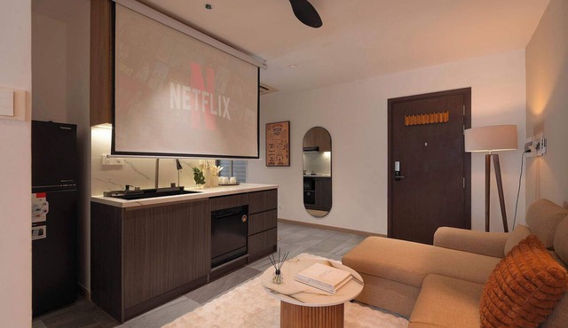 Maze 3BR + 2BA + Sofa Bed | Central | NearBenThanh