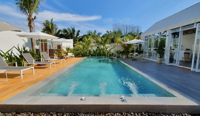 MEET Boutique Resort in Surat Thani
