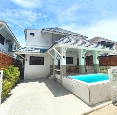 Merry house บ้านพักริมหาดบางแสน