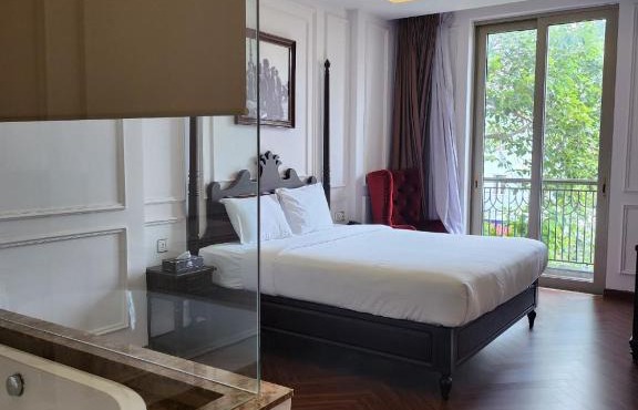 Mia Hotel
