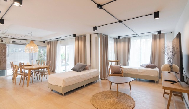 MINI-ME HUBS - Charm Suites in Old City in Chiang Mai
