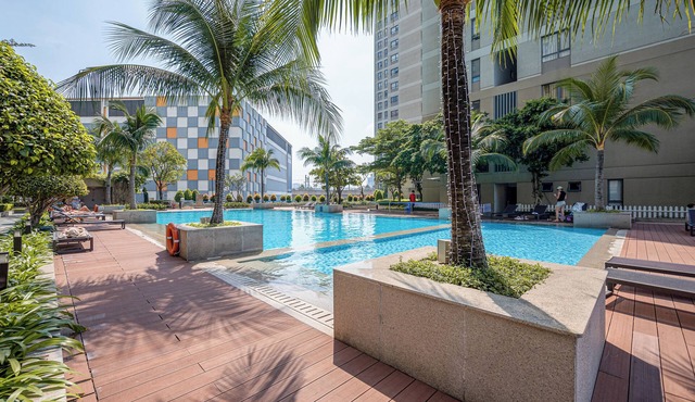 Modern 2BR City View Apartment/Walk to Metro & Mall/Free Pool &Gym