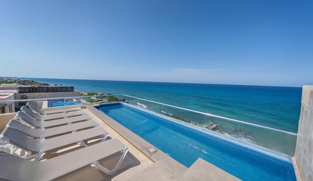 Modern + Private. 3 BR PH w/Ocean View in Isla Mujeres